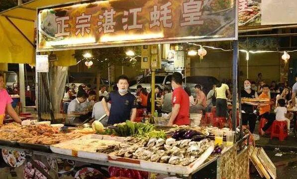 摆地摊能赚钱吗？小贩跟你想象的不一样！