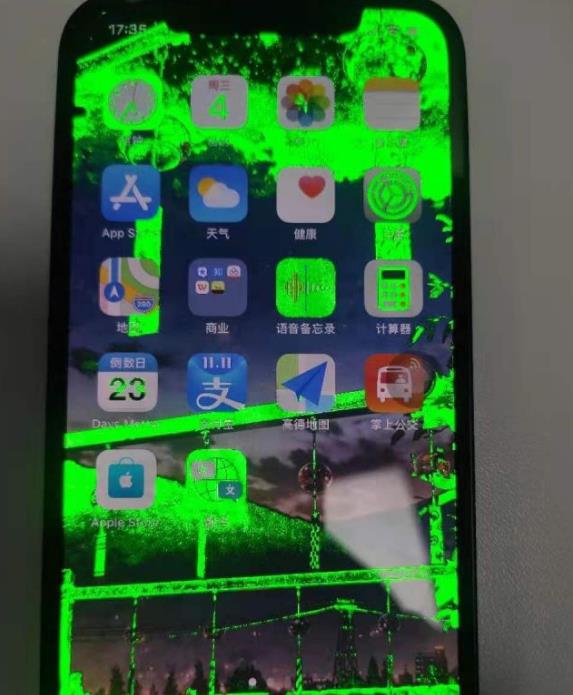 如何看待iPhone12大面积出现低亮度情况下绿屏这一情况？可能的原因是什么