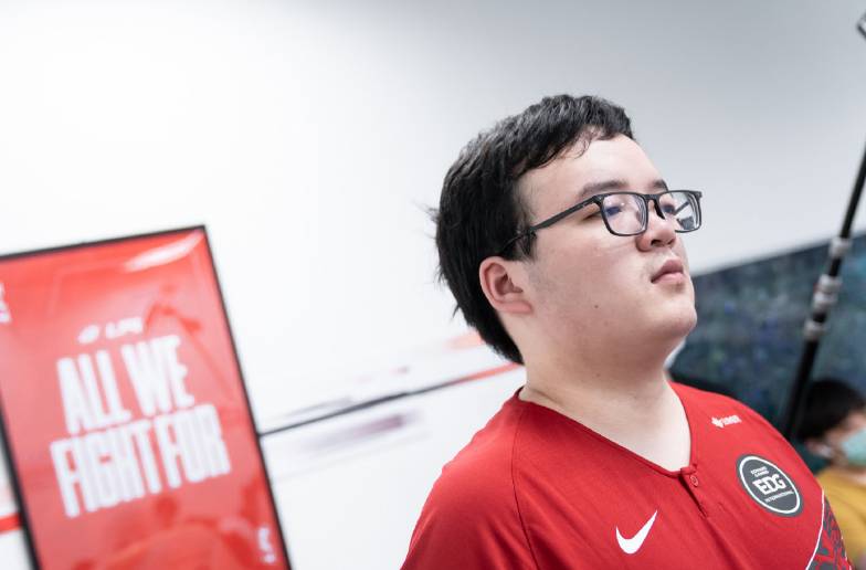 EDG公布奥迪不当言论处罚公告：扣除当月所有工资与奖金