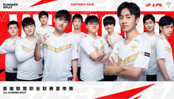 V5赛季回望：小东北全能稳健Samd潜力惊人！双核剑指冠军
