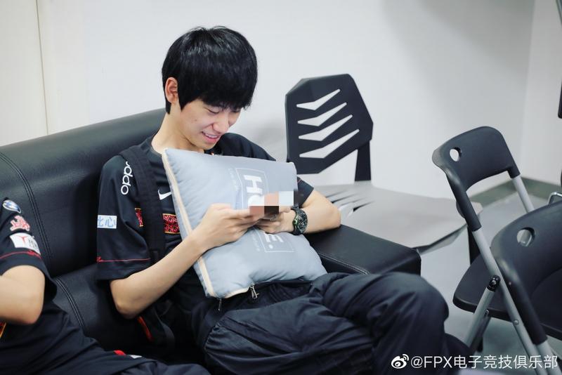 季后赛战队巡礼之FPX：困境中不断抗争，砥砺前行的世界冠军