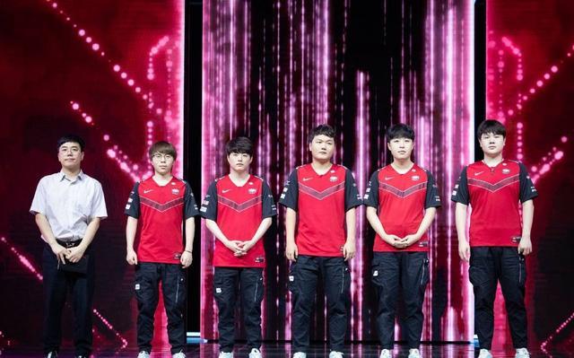 TES vs JDG｜谁将捧起夏季赛冠军奖杯？用数据分析一下