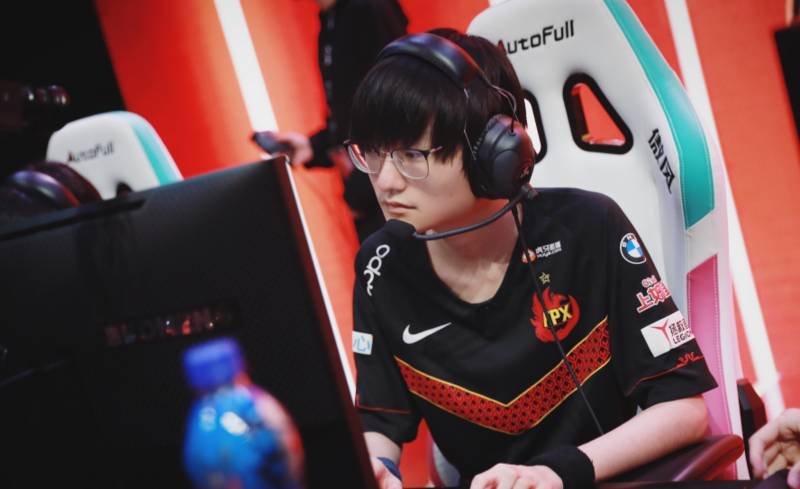 第五支未能晋级世界赛的卫冕冠军！FPX到底经历了什么？