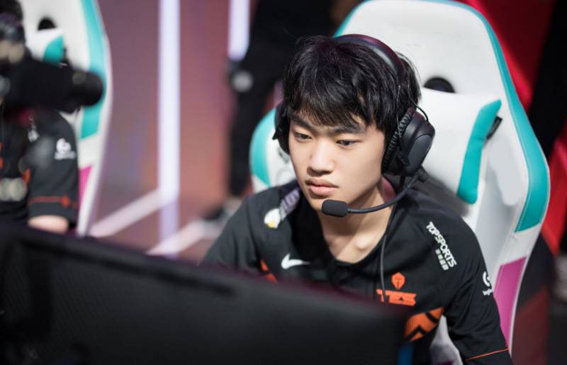 第五支未能晋级世界赛的卫冕冠军！FPX到底经历了什么？