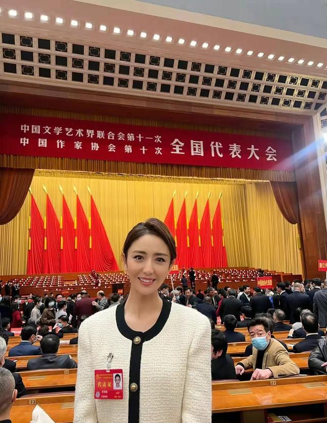 众演艺界人士晒文代会合影是怎么回事