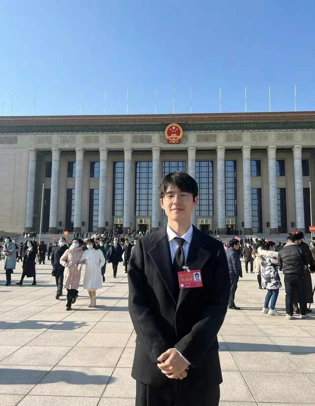 众演艺界人士晒文代会合影是怎么回事