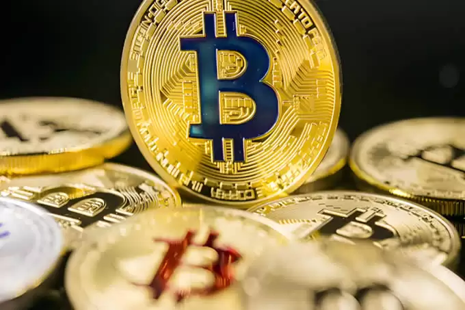 关税战突袭！加密货币暴跌，抄底机会来了？