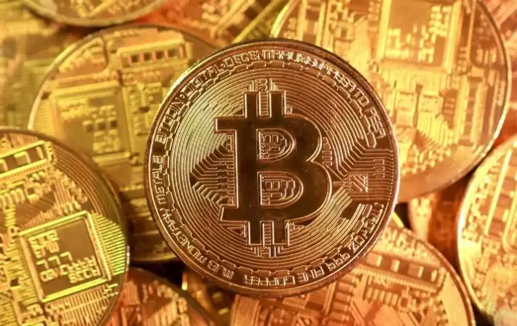 比特币失守 9 万防线,市场去向何方?一文速览交易员与大咖们的后市分析