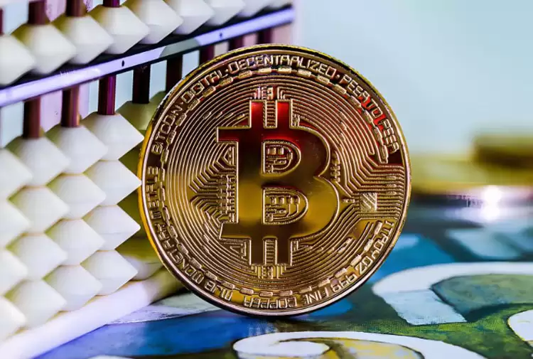 2025年比特币（BTC）市场预测大盘点详细分析:机构为何集体翻车