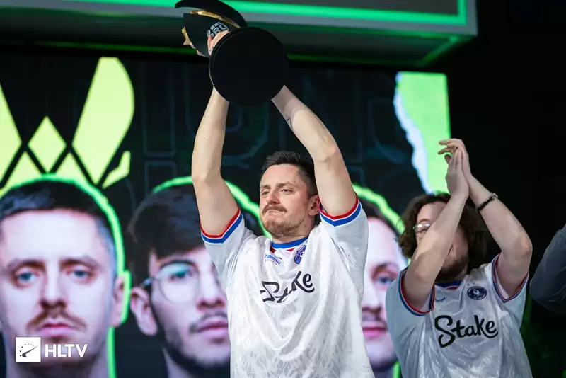 apEX专访：24岁前开启职业路？现在女友比ZywOo重要 | 巴黎Major是最美回忆