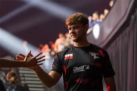 分析师怒评FaZe换帅：NEO离队只是“换躺椅”，战队痼疾未解，大换血迫在眉睫！