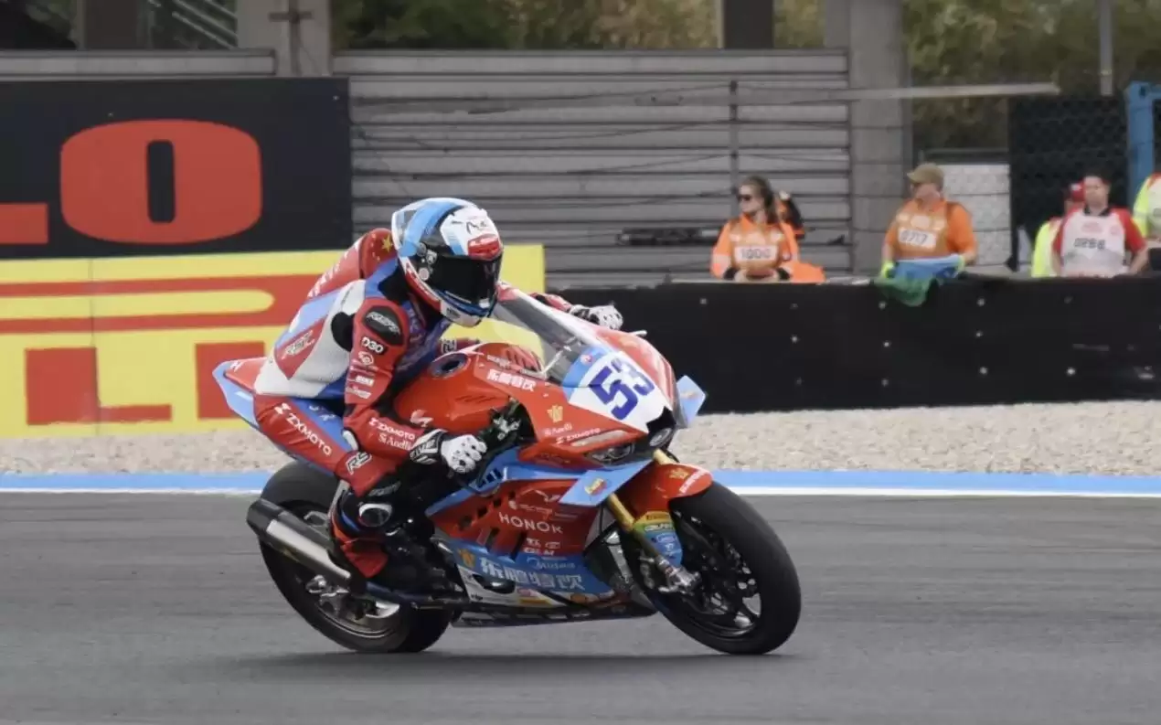 史上最萌垫底，2026机器人半马抽象大赏