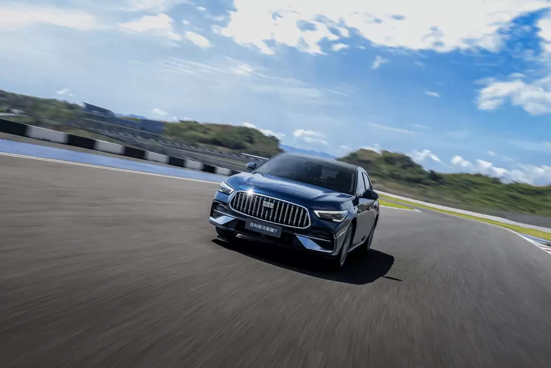 性能操控双突破！银河星耀7以四驱与赛道基因重塑插混轿车竞争格局