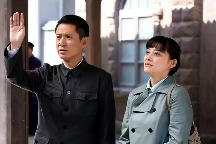 父母爱情：欧阳懿流落小岛，安泰为何相安无事？答案一目了然