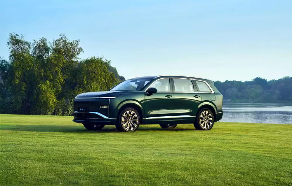 大六座SUV星光L北京车展亮相，2950mm轴距+自研插混，实力吸睛