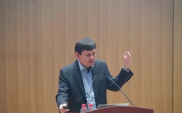 下一个“叩响世界大门”的会是哪个病毒？张文宏在上纽大开讲：敲门声从没停过