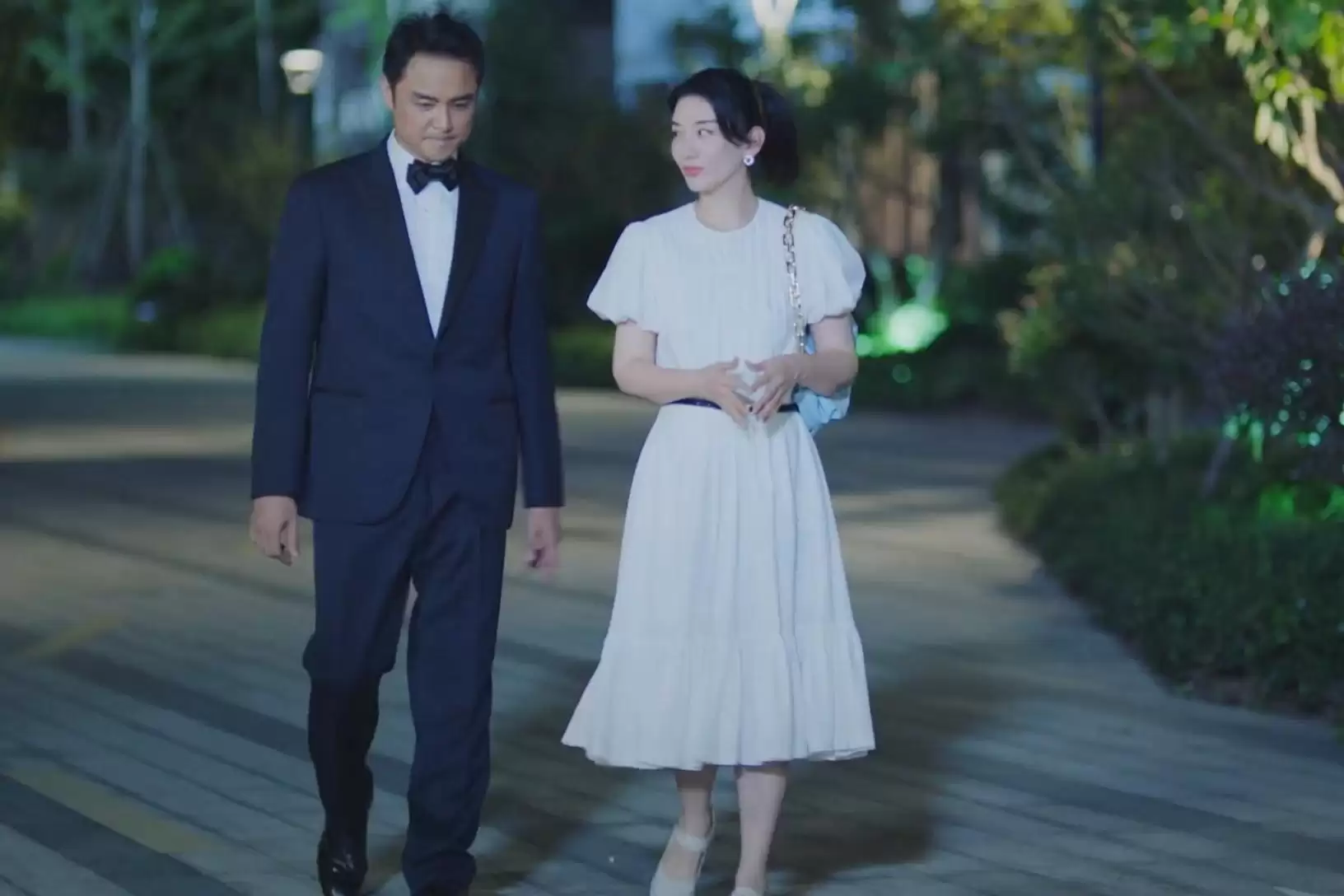 又一中年偶像剧开播，观众评价“一针见血”，句句说到心坎上