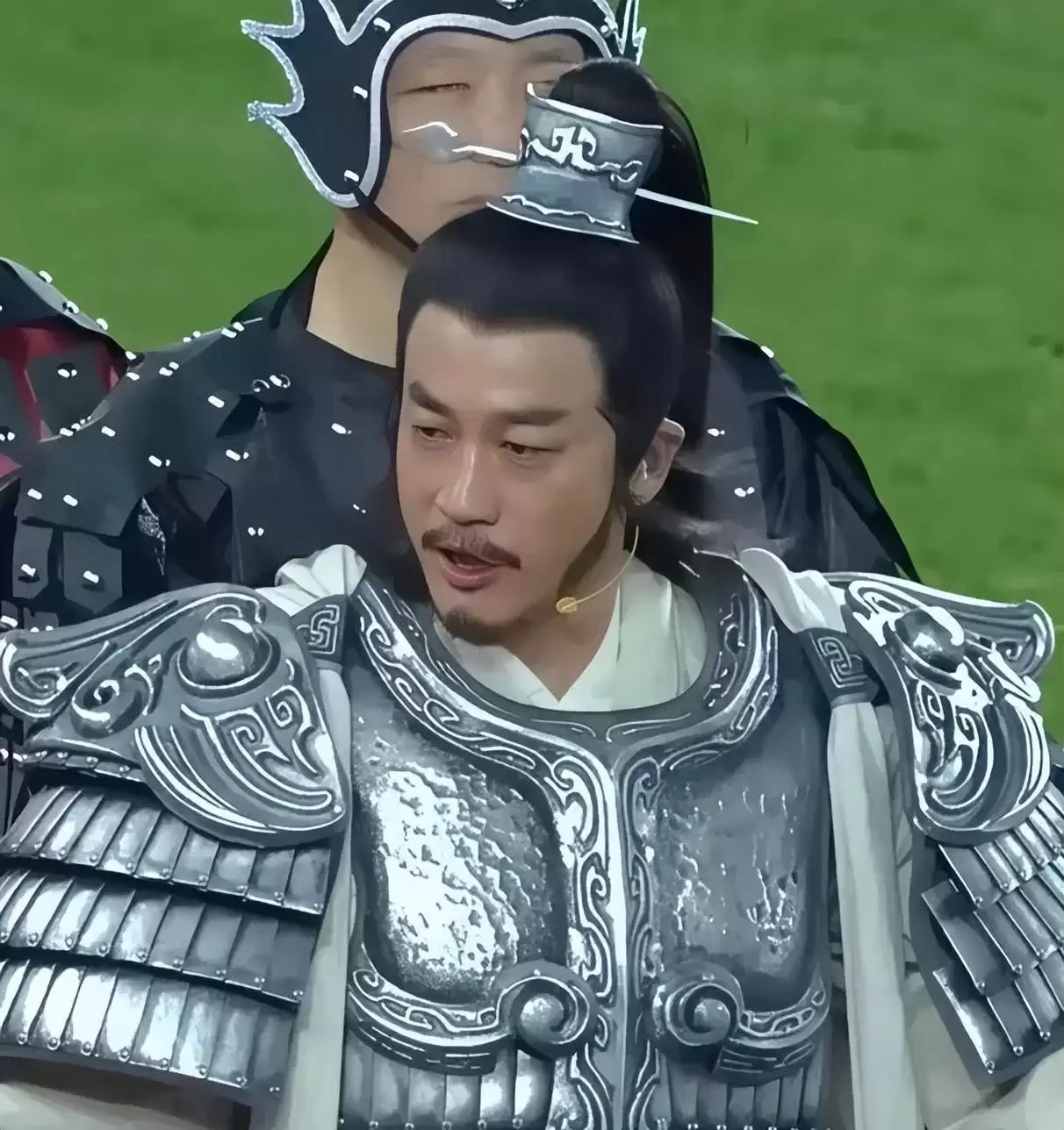 何润东涨粉百万！半个月商务抵张凌赫半年，内娱隔空掀桌第一人