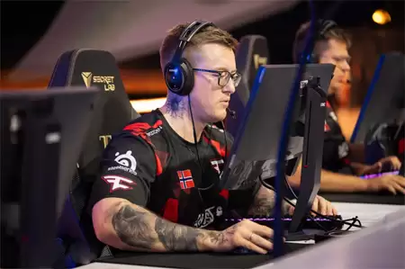 FaZe夜雨十年灯：传奇Rain离队！下一站联手s1mple？