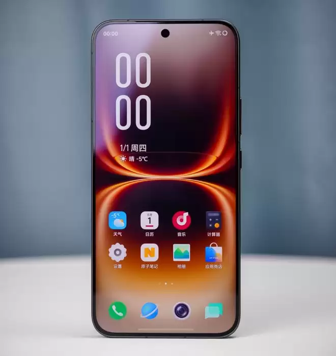 iQOO 16详细参数泄露：2nm骁龙芯+185Hz 2K屏，堆料拉满！