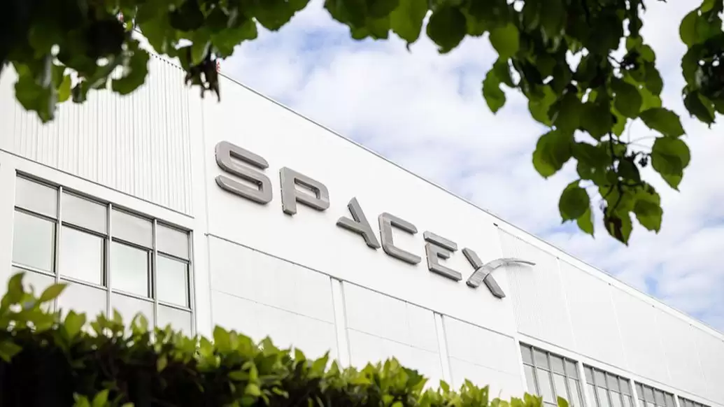 马斯克打算花600亿美元收购“00后”创办的Cursor，加码AI编程