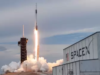 把丑话说在前：SpaceX依规披露商业隐忧，坦言火星建设与太空AI基建未经验证