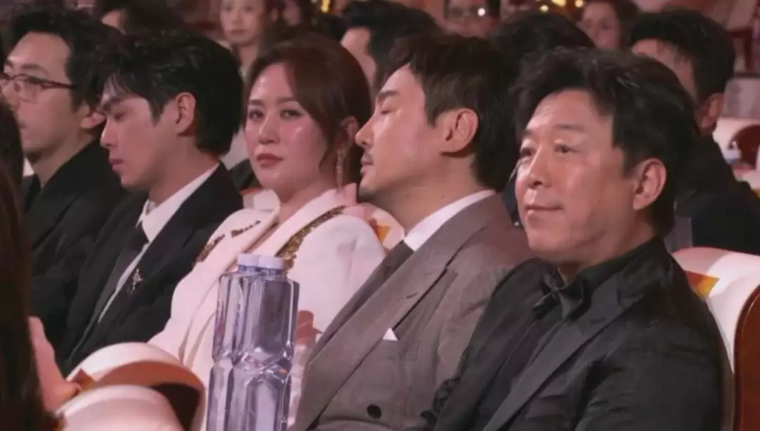 北影节开幕式出现抢位风波！沈腾被挤出C位，强行在沈马中间加桌