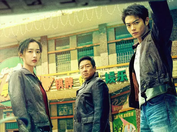 《方圆八百米》小镇情侣求生却走绝路，老刑警为正义注定大义灭亲