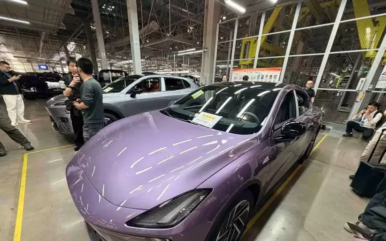 做增量不“内卷”：深蓝L06增程版下线，京东补位汽车销售新模式