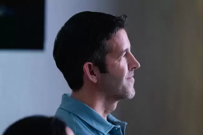 苹果新任 CEO 特努斯面临人才流失挑战芯片高管为何成为第二把手