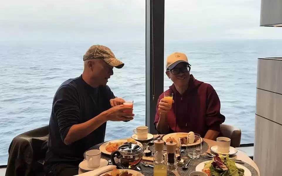 俞敏洪官宣邀10名东方甄选会员赴南极，非会员需付597元入会方可报名