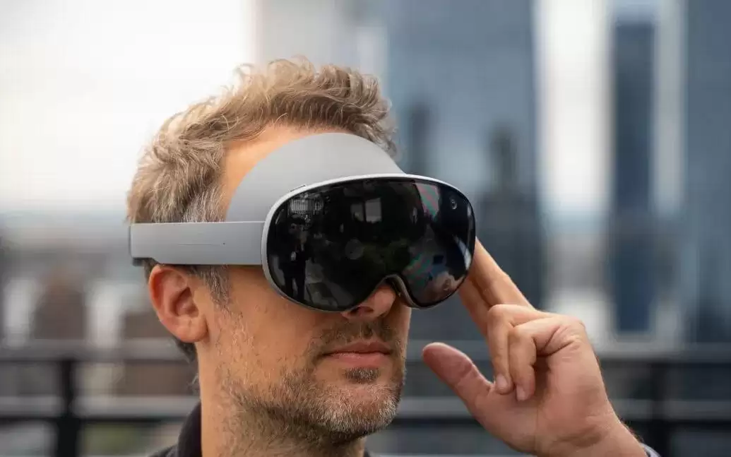 三星Galaxy XR陷"绝对噩梦"：4月补丁引发严重内存泄漏