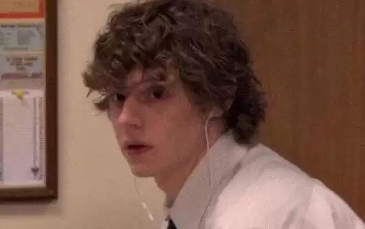 他宣布退出《美国恐怖故事》第十三季