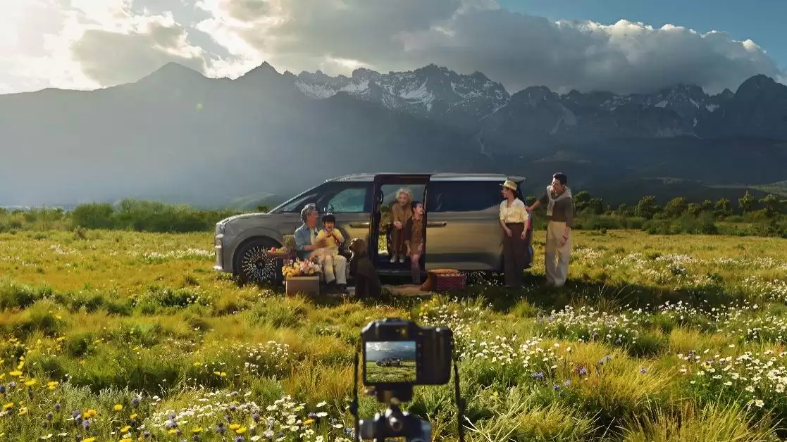 2026北京车展：焕新极氪009开启预售，推出豪华七座 Ultra+齐家版