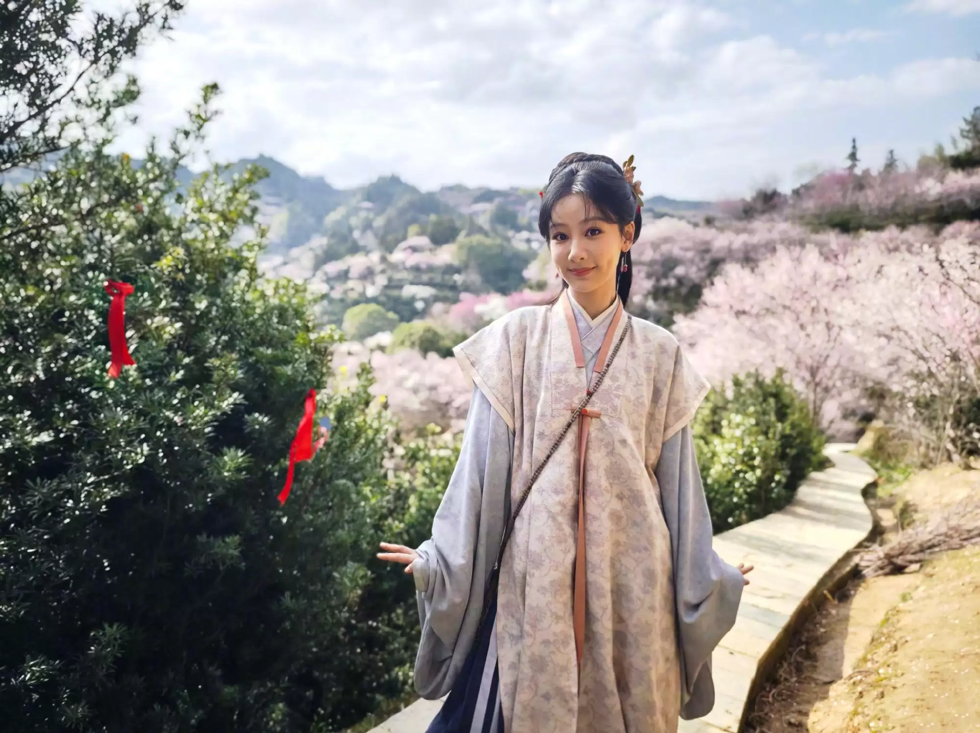 杨紫又有剧要在央视播了，看主演阵容全是演技派，坐等追剧了！