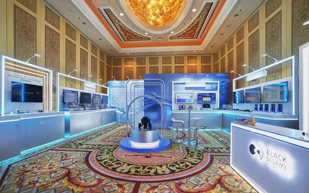 首个本土舱驾一体量产组合登场，一颗芯片撑起座舱+智驾双体验