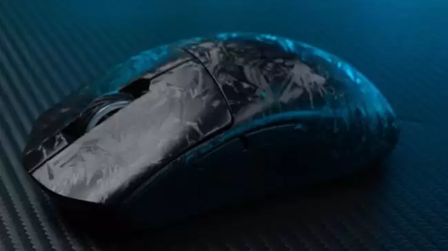 SKN发布59克中小型手鼠标朱雀-惊碳复合碳纤维外壳搭载PAW3315