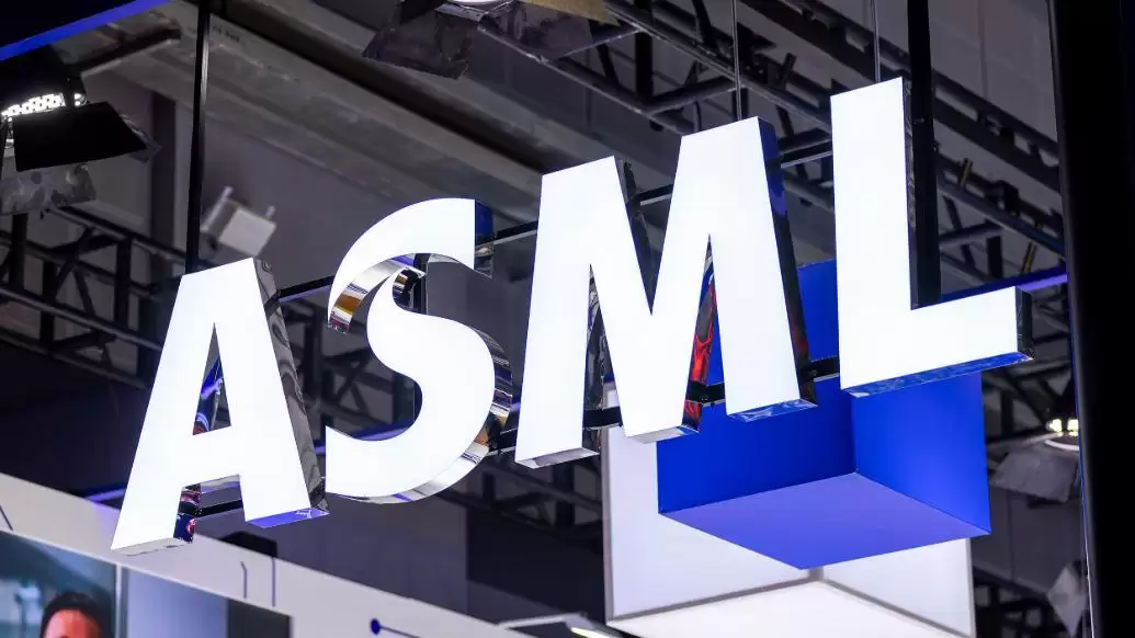 AI带动存储和逻辑芯片设备需求，阿斯麦上调全年销售预期