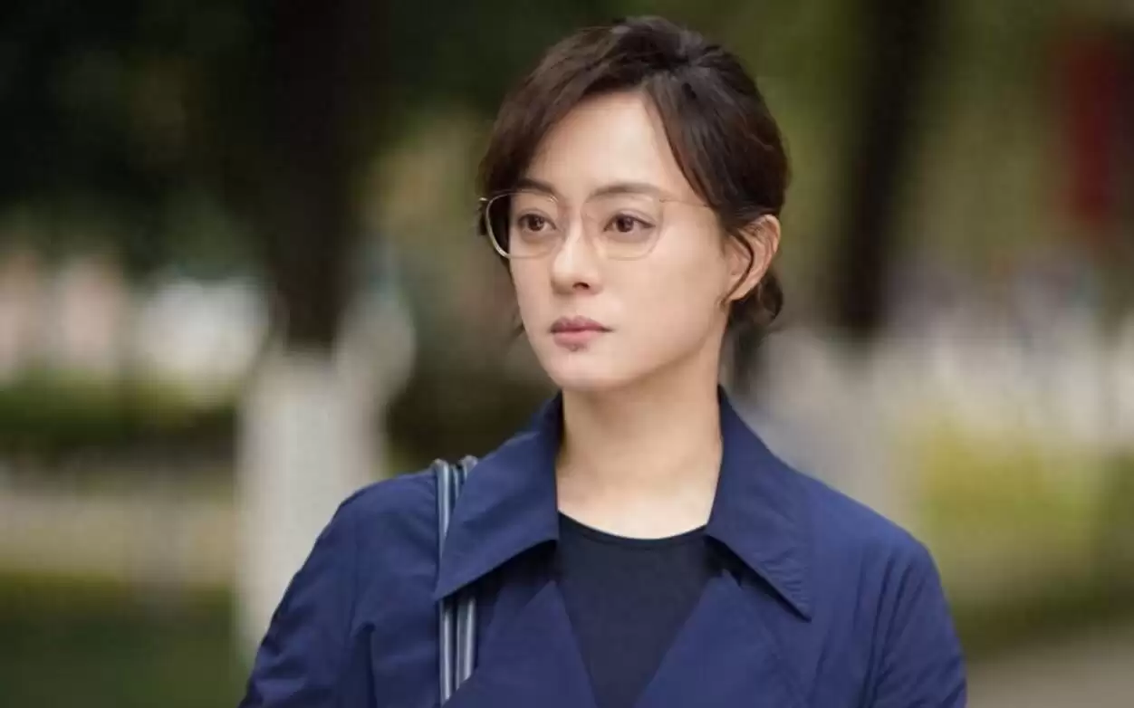 《危险关系》直到发现余可欣的隐瞒，颜聆才知，罗梁接近她的算计