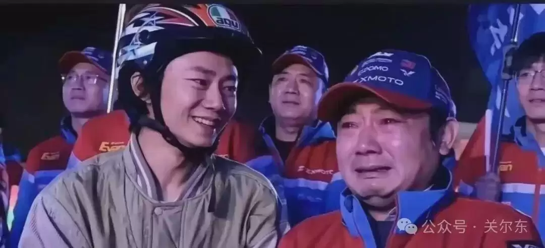 张雪成为符号，故事开始俗套