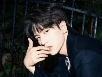 洗白失败！张凌赫团队下场控评，素颜照引众怒，背后大佬要被查？