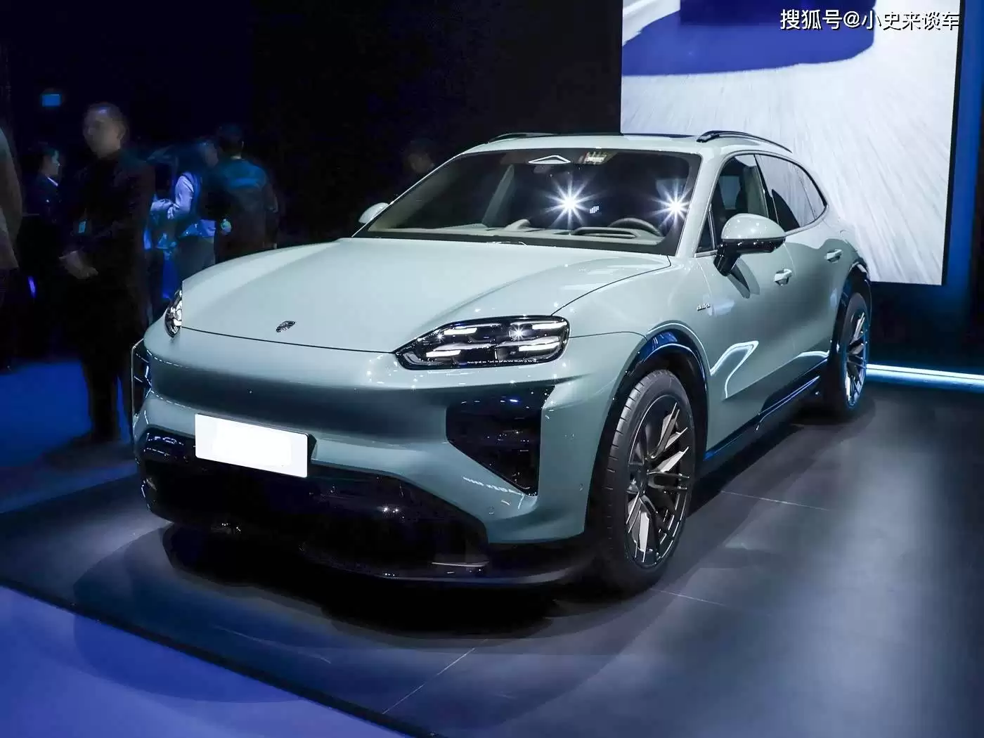 2026北京车展：保时捷Cayenne新能源登场，纯电插混任选续航给力