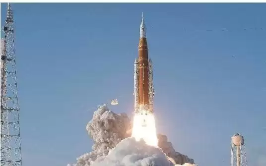 人类时隔54年再奔月：“阿耳忒弥斯2号”刷新最远飞行纪录