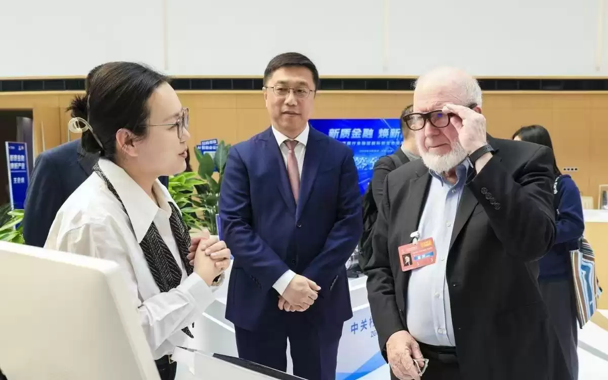 替代同声传译 亮亮视野陆程：智能眼镜有望成为重要的智能终端