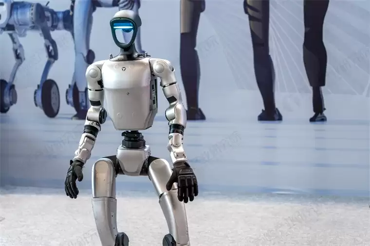 听懂语音就能干活！宇树科技王兴兴预测：人形机器人具身智能GPT时刻还要两到三年【附人形机器人行业市场分析】