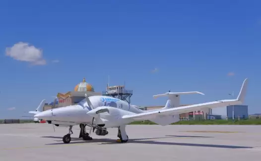 我国3D打印极简轻质微型涡喷发动机成功首飞