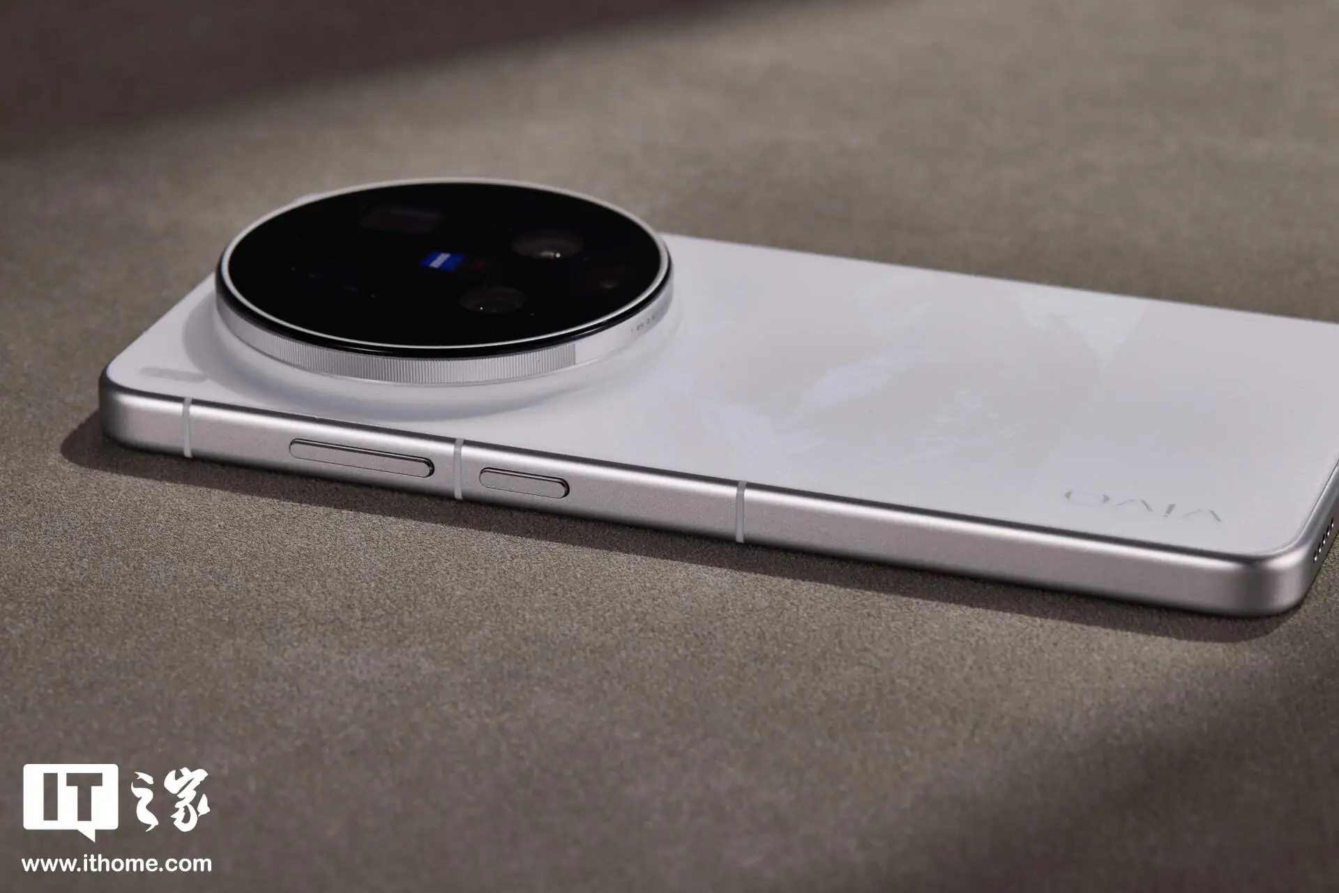 vivo X300 Ultra 摄影师套装图赏：用专业相机思路打造的“专业 V 单