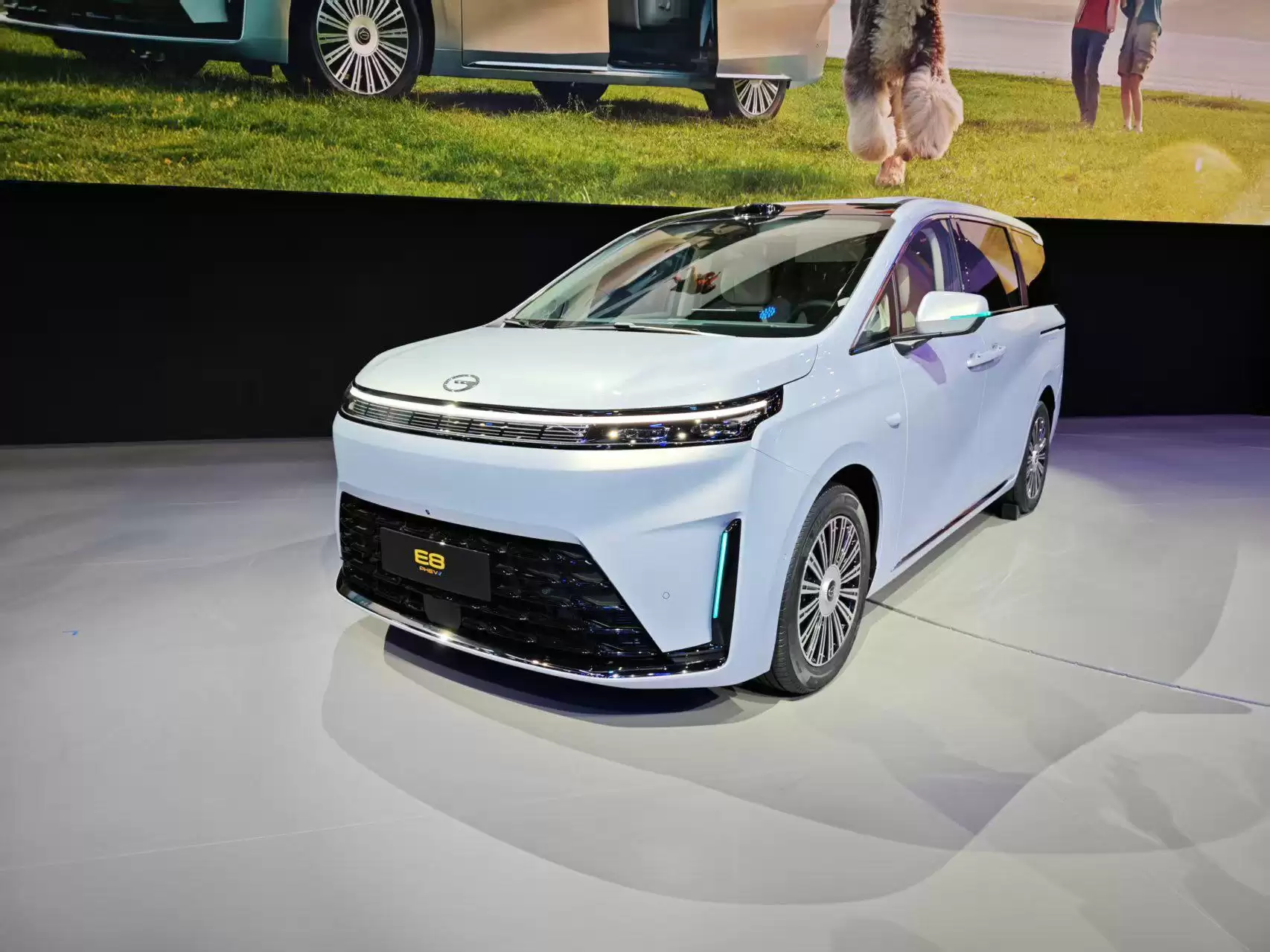 激光雷达/全面焕新 全新一代传祺向往 E8 PHEV开启预订