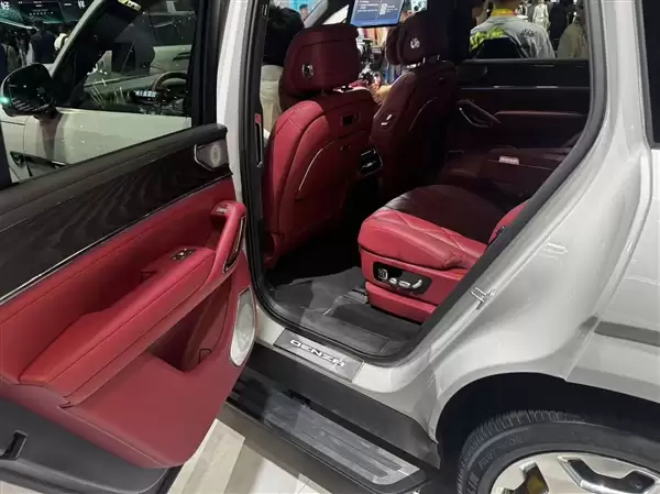 9分钟充饱 零下30度也不慌！腾势N9闪充版亮相北京车展 这旗舰SUV有点东西