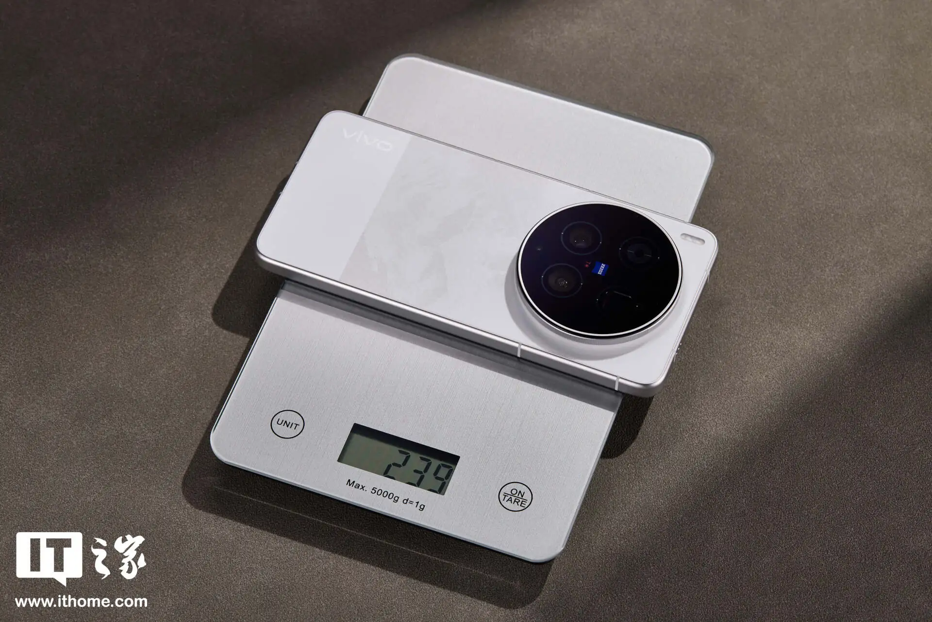 vivo X300 Ultra 摄影师套装图赏：用专业相机思路打造的“专业 V 单